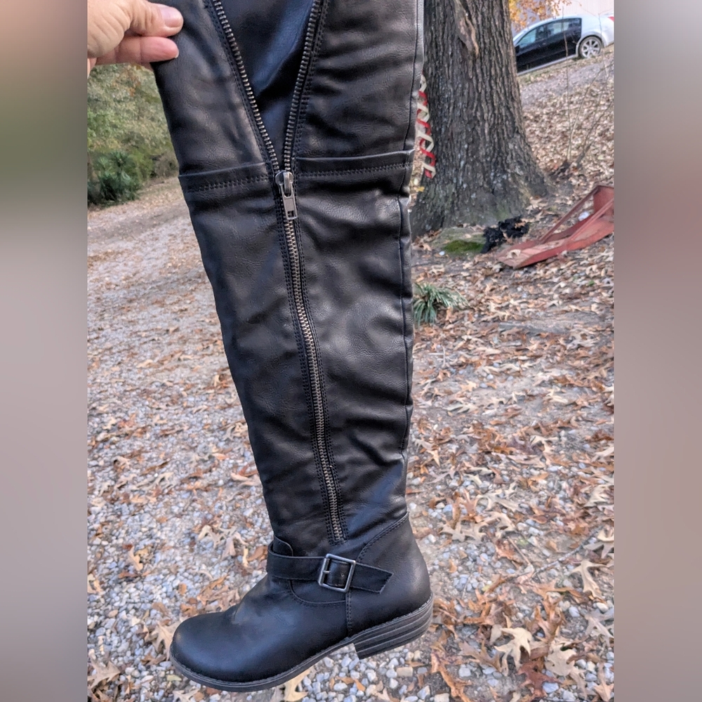 Arizona size 8 above the knee Boots